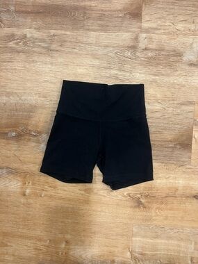 Aritzia TNA Butter Bike Shorts